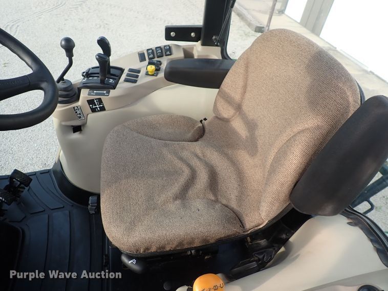 image for item DS7068 2006 John Deere 4520  MFWD tractor