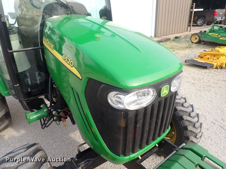 image for item DS7068 2006 John Deere 4520  MFWD tractor