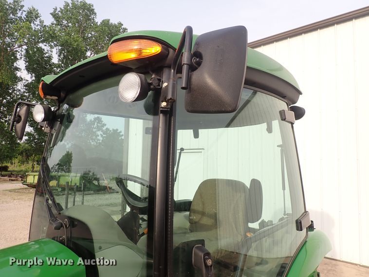 image for item DS7068 2006 John Deere 4520  MFWD tractor