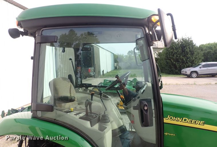 image for item DS7068 2006 John Deere 4520  MFWD tractor