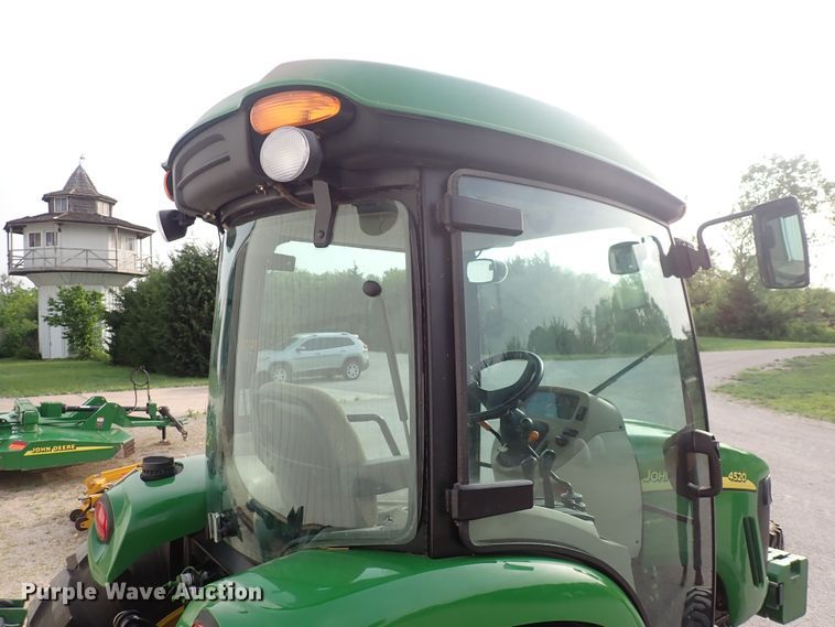 image for item DS7068 2006 John Deere 4520  MFWD tractor