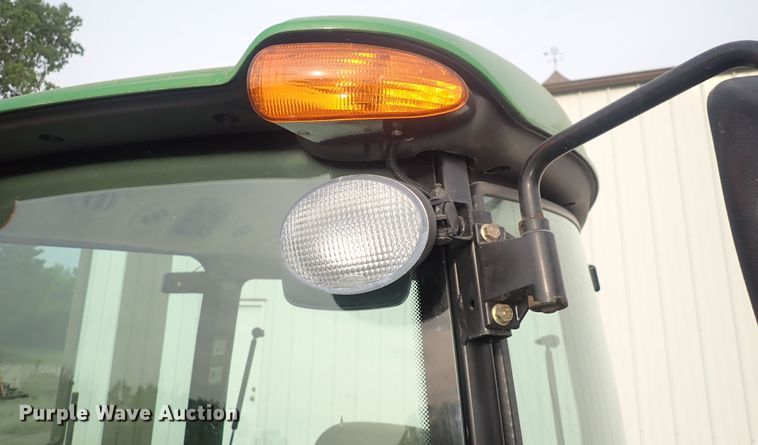 image for item DS7068 2006 John Deere 4520  MFWD tractor