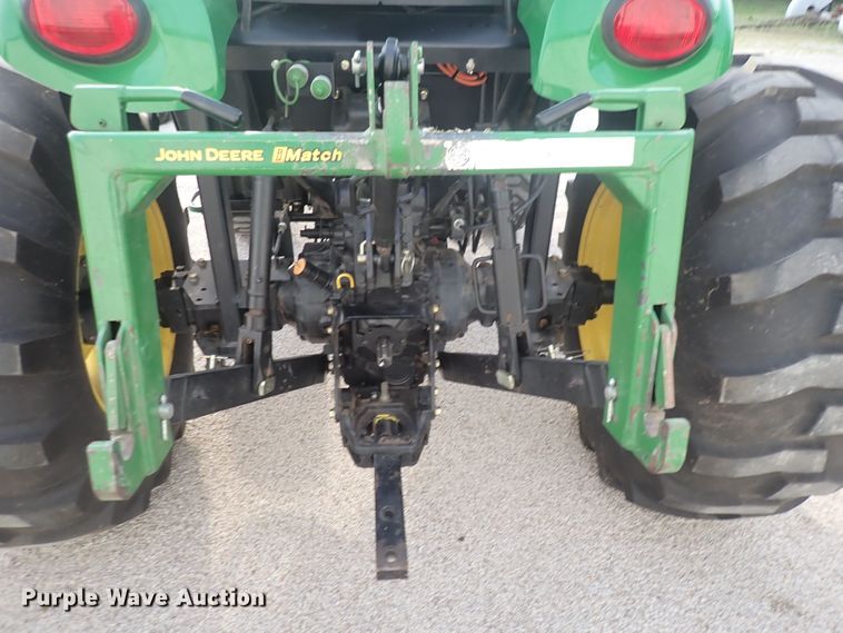 image for item DS7068 2006 John Deere 4520  MFWD tractor