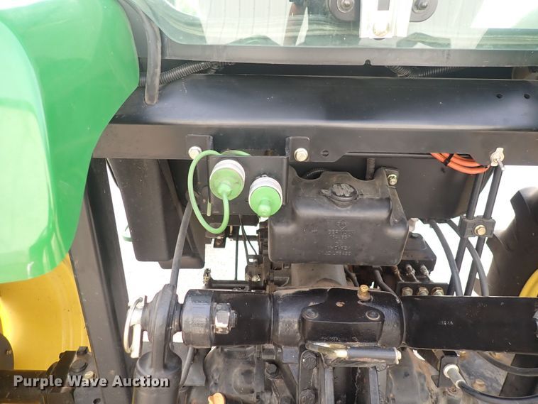 image for item DS7068 2006 John Deere 4520  MFWD tractor