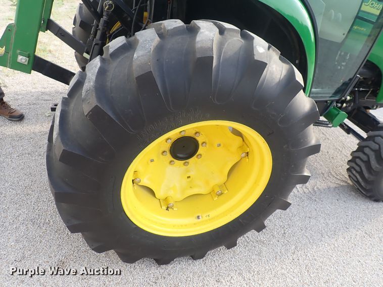 image for item DS7068 2006 John Deere 4520  MFWD tractor