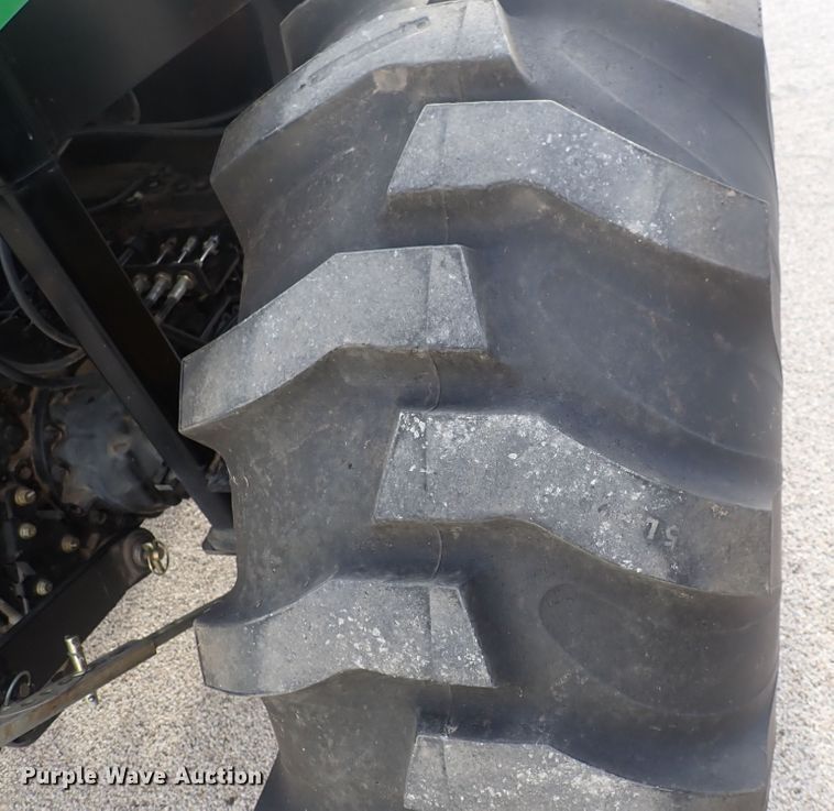 image for item DS7068 2006 John Deere 4520  MFWD tractor