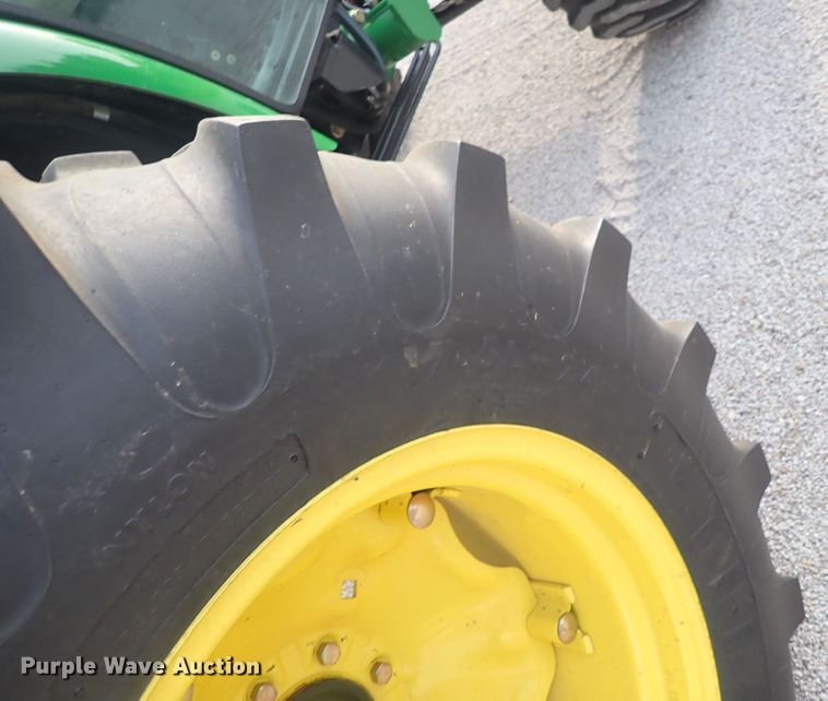 image for item DS7068 2006 John Deere 4520  MFWD tractor