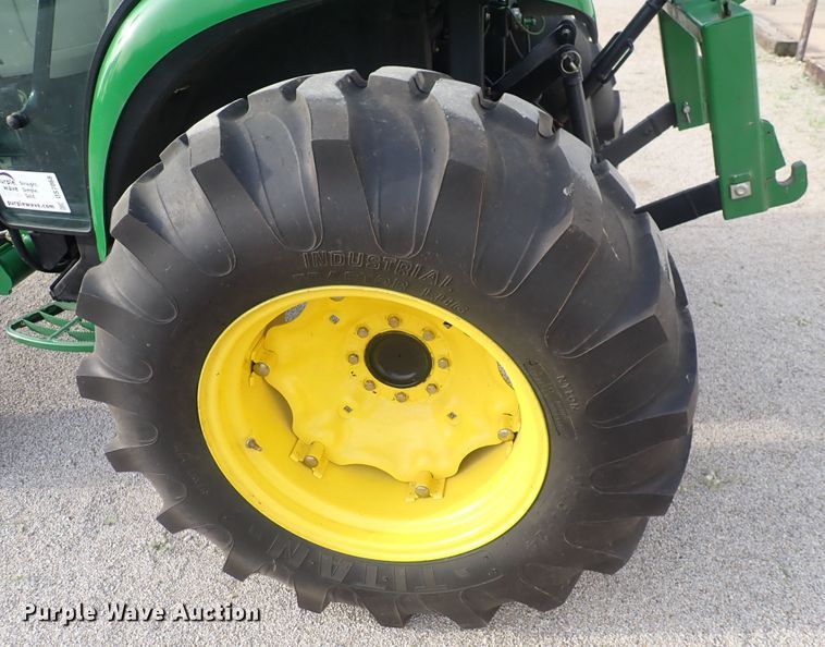 image for item DS7068 2006 John Deere 4520  MFWD tractor