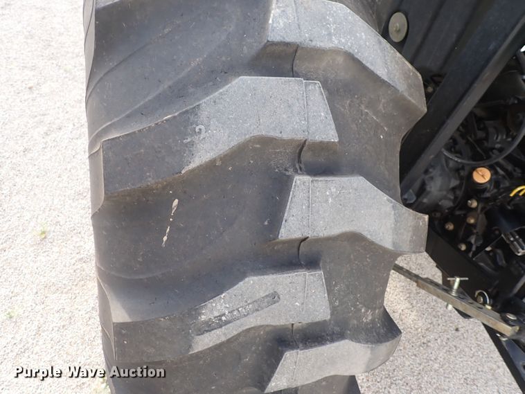 image for item DS7068 2006 John Deere 4520  MFWD tractor