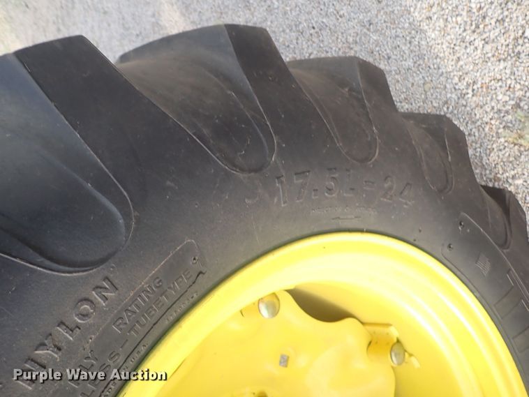 image for item DS7068 2006 John Deere 4520  MFWD tractor