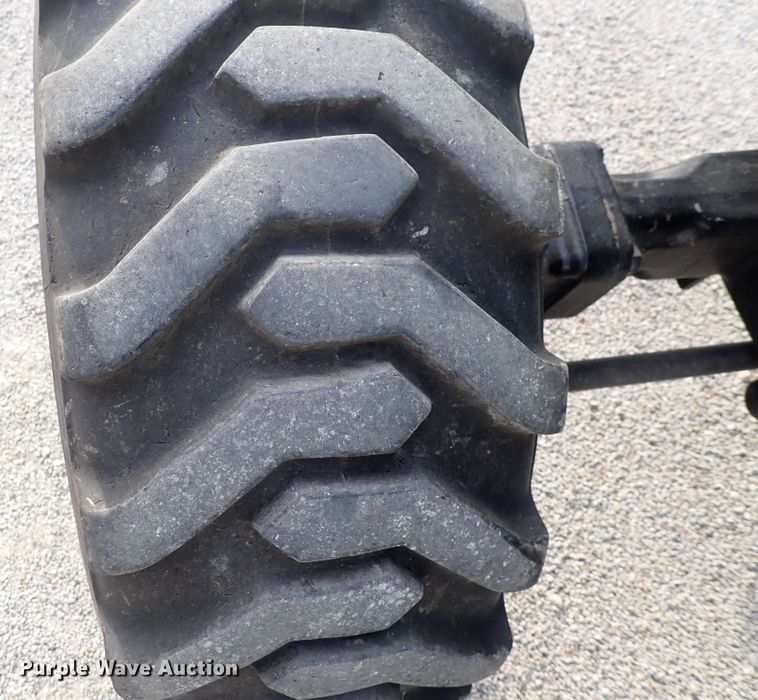 image for item DS7068 2006 John Deere 4520  MFWD tractor