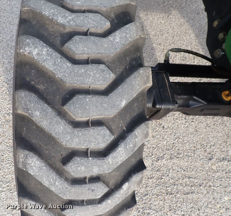 image for item DS7068 2006 John Deere 4520  MFWD tractor