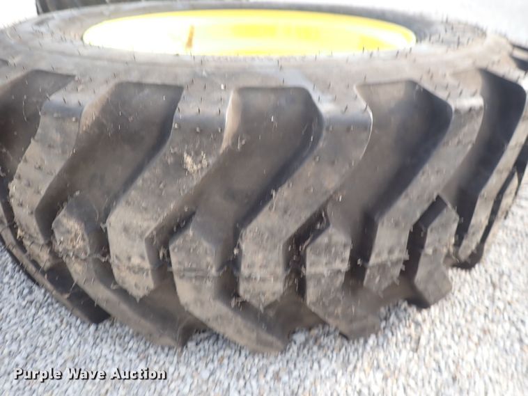 image for item DS7068 2006 John Deere 4520  MFWD tractor