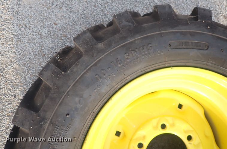 image for item DS7068 2006 John Deere 4520  MFWD tractor