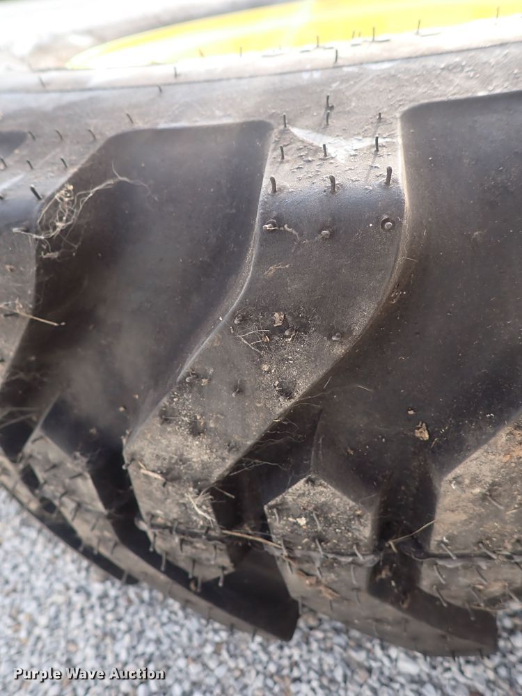 image for item DS7068 2006 John Deere 4520  MFWD tractor