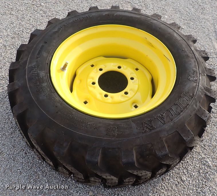 image for item DS7068 2006 John Deere 4520  MFWD tractor