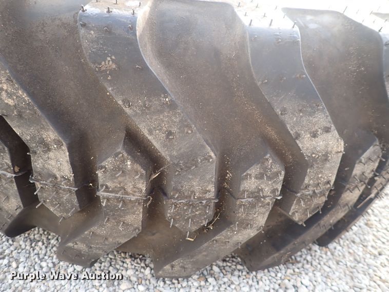 image for item DS7068 2006 John Deere 4520  MFWD tractor