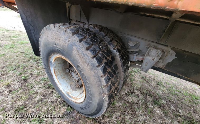 image for item HF9327 1979 GMC 7000  dump truck