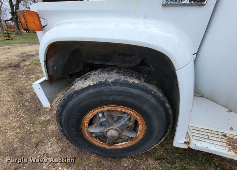 image for item HF9327 1979 GMC 7000  dump truck