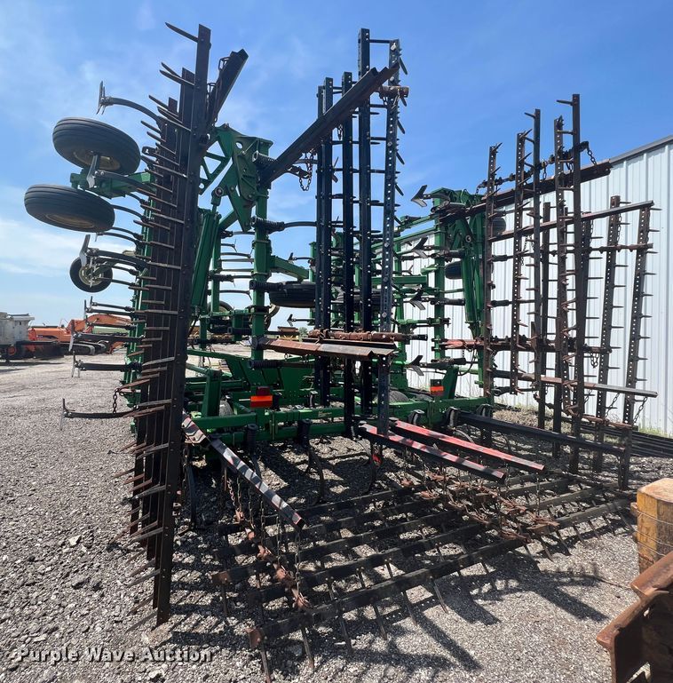 image for item HL9000 John Deere 2200  field cultivator