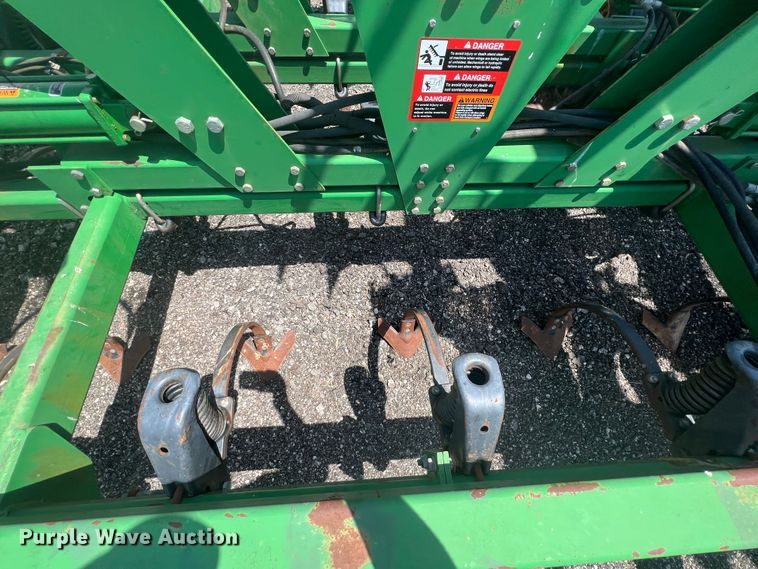 image for item HL9000 John Deere 2200  field cultivator