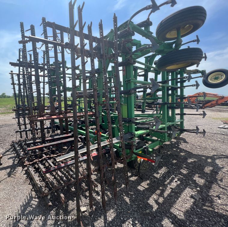 image for item HL9000 John Deere 2200  field cultivator