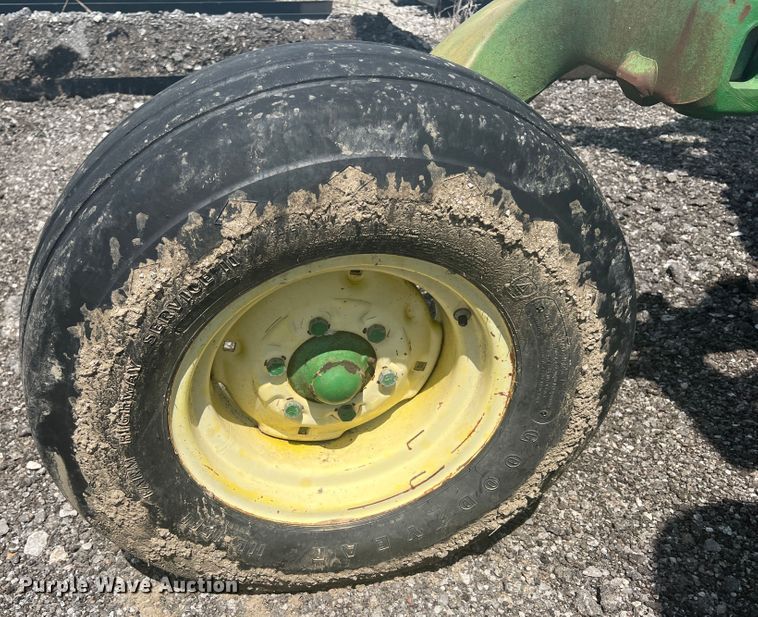 image for item HL9000 John Deere 2200  field cultivator