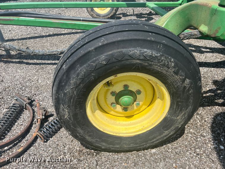 image for item HL9000 John Deere 2200  field cultivator