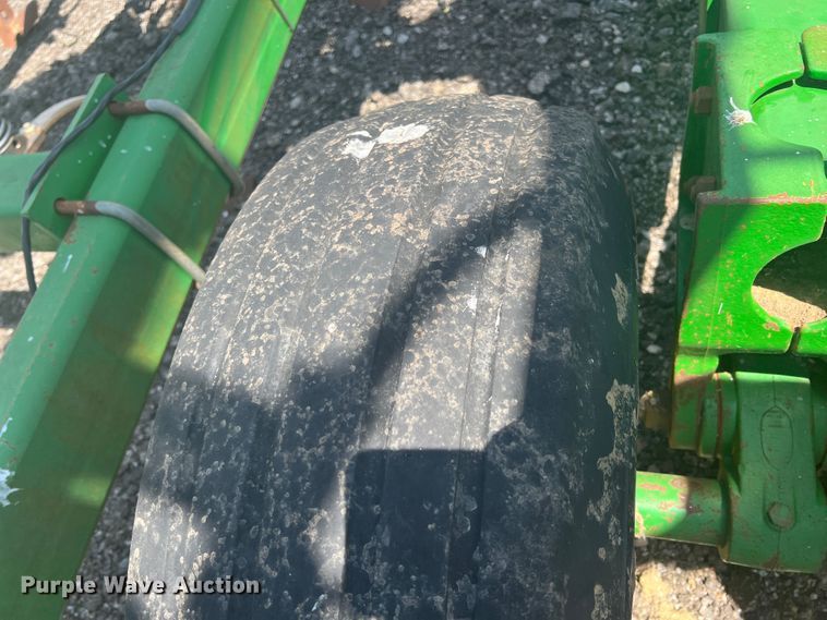 image for item HL9000 John Deere 2200  field cultivator