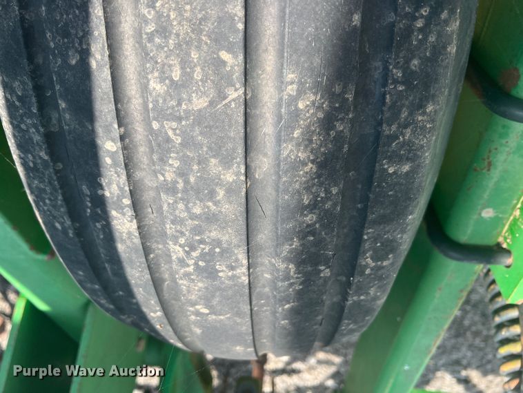 image for item HL9000 John Deere 2200  field cultivator