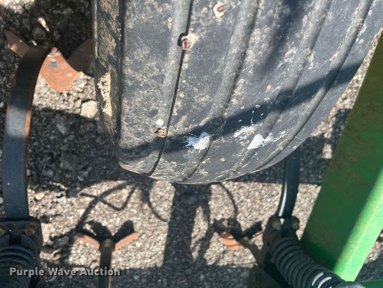 image for item HL9000 John Deere 2200  field cultivator