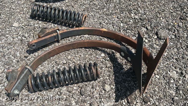 image for item HL9000 John Deere 2200  field cultivator