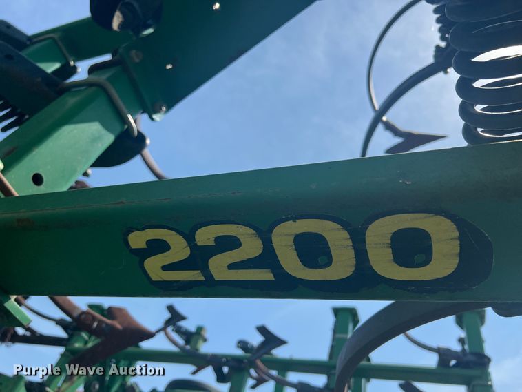 image for item HL9000 John Deere 2200  field cultivator