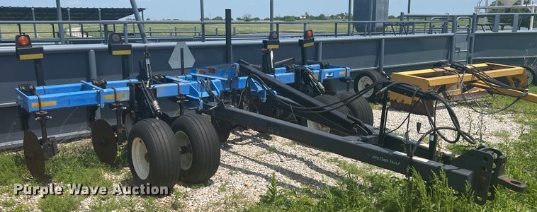 image for item HL9013 Case IH 2500B  in-line ripper