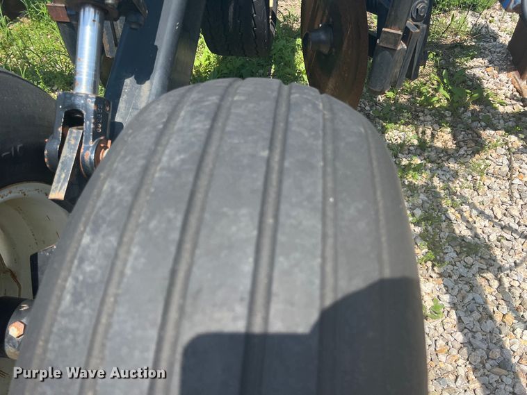 image for item HL9013 Case IH 2500B  in-line ripper