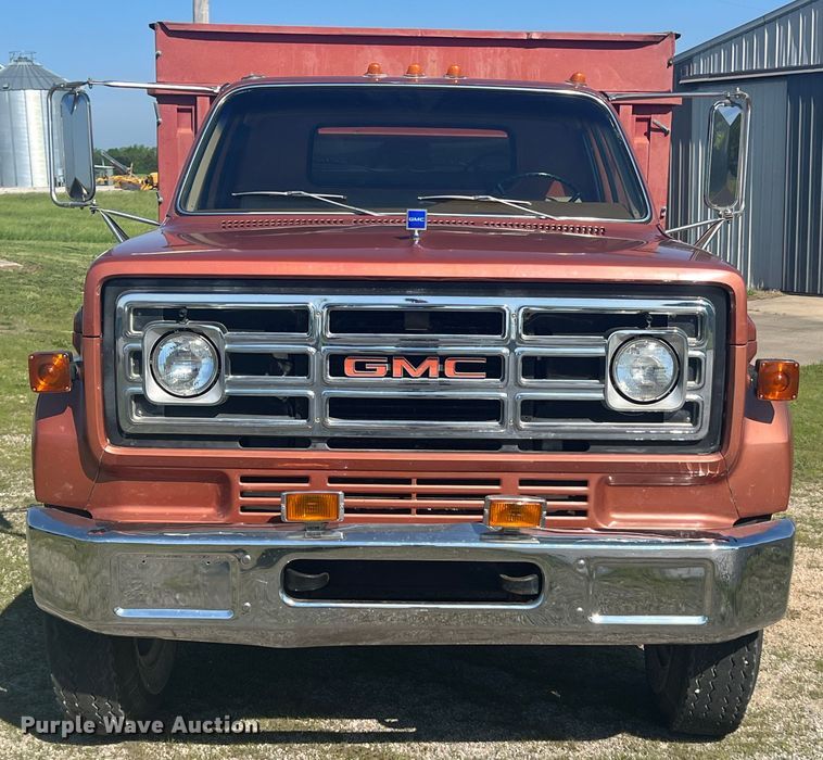 image for item HL9015 1978 GMC 6500  grain truck