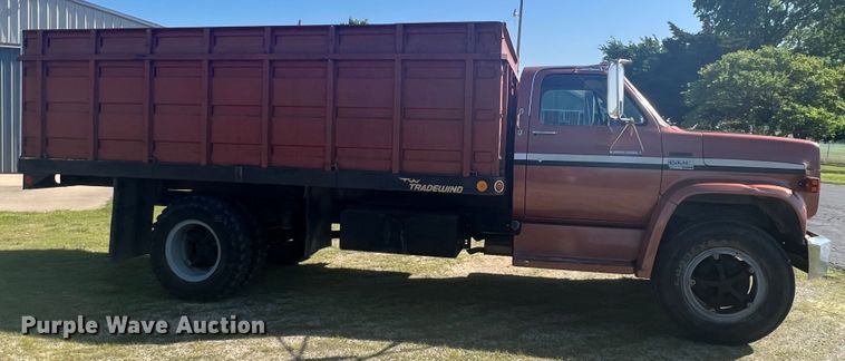 image for item HL9015 1978 GMC 6500  grain truck