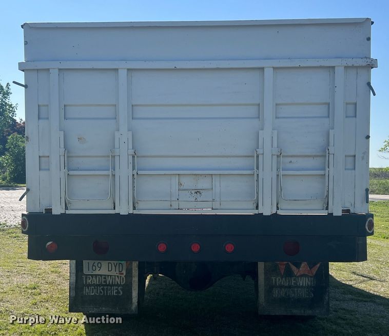 image for item HL9015 1978 GMC 6500  grain truck