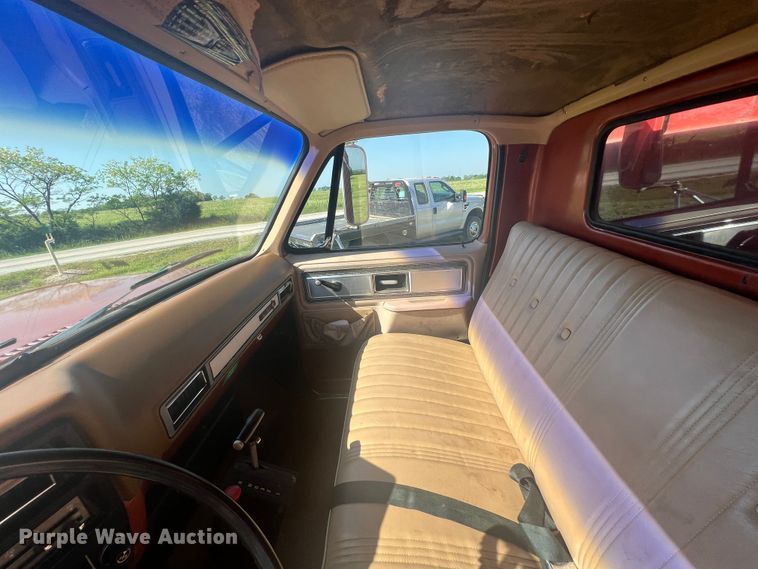 image for item HL9015 1978 GMC 6500  grain truck