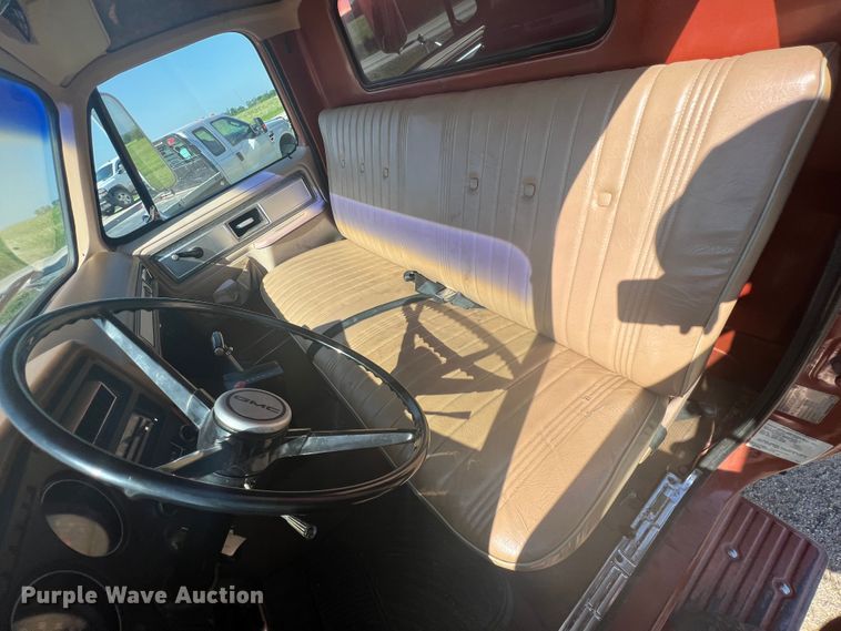 image for item HL9015 1978 GMC 6500  grain truck