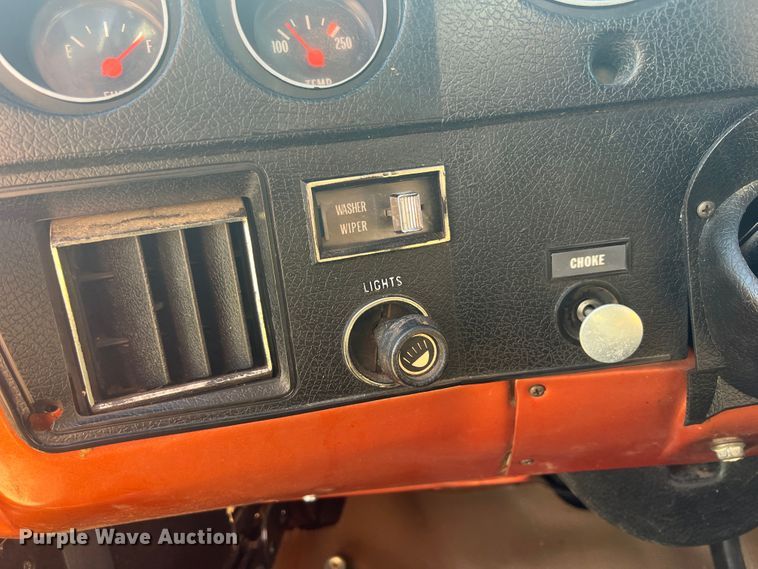 image for item HL9015 1978 GMC 6500  grain truck