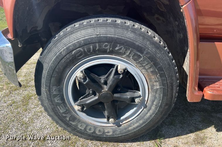 image for item HL9015 1978 GMC 6500  grain truck