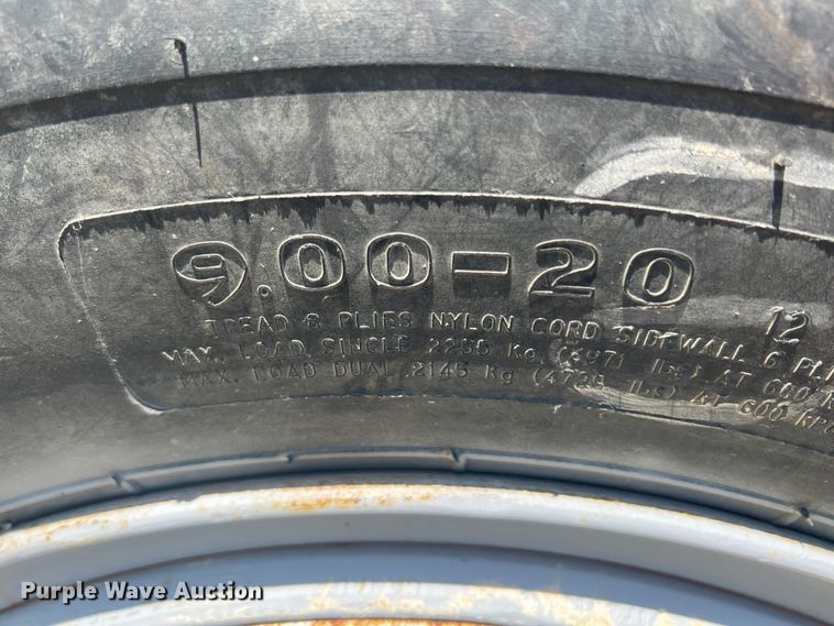 image for item HL9015 1978 GMC 6500  grain truck