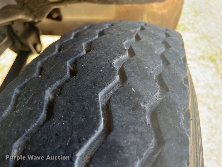 image for item HL9015 1978 GMC 6500  grain truck