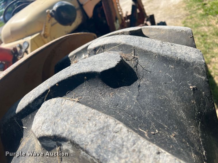 image for item HL9017 Case 401  tractor