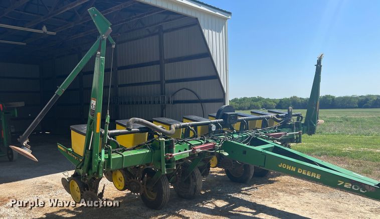 image for item HL9018 John Deere 7200  planter