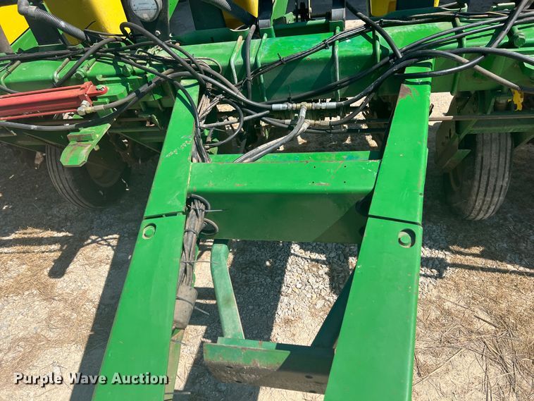 image for item HL9018 John Deere 7200  planter