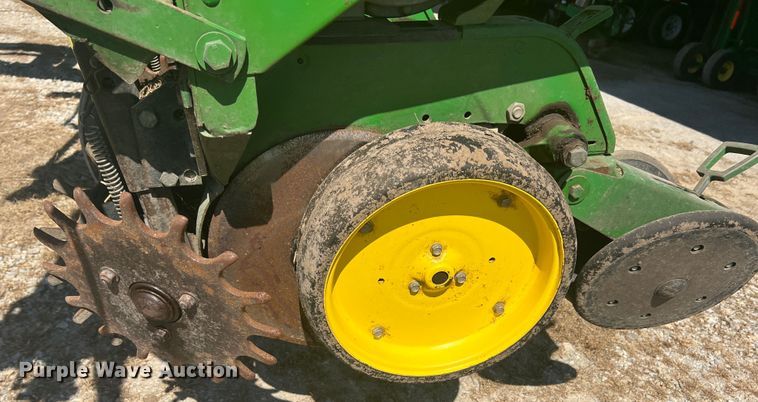 image for item HL9018 John Deere 7200  planter
