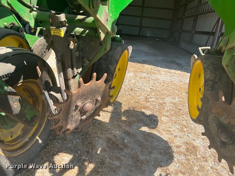 image for item HL9018 John Deere 7200  planter