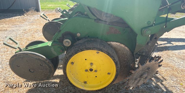 image for item HL9018 John Deere 7200  planter
